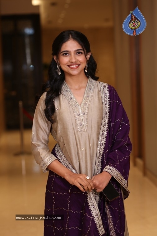 Mamitha Baiju Photos - 5 / 20 photos