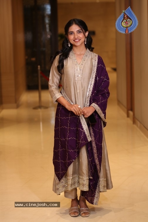 Mamitha Baiju Photos - 8 / 20 photos