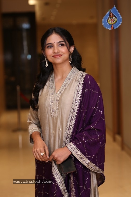 Mamitha Baiju Photos - 9 / 20 photos