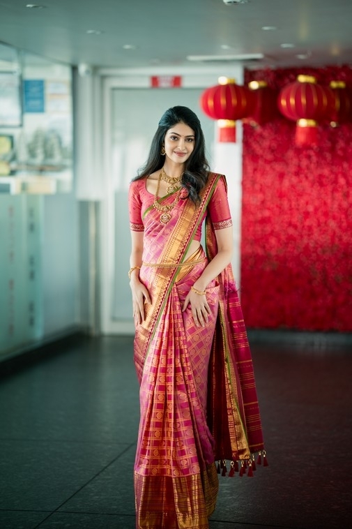 Manasa Varanasi Photos - 1 / 15 photos