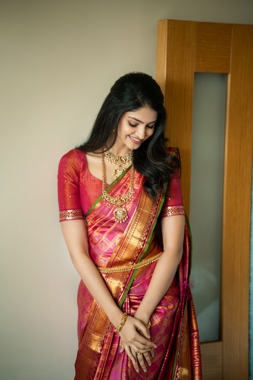 Manasa Varanasi Photos - 2 / 15 photos