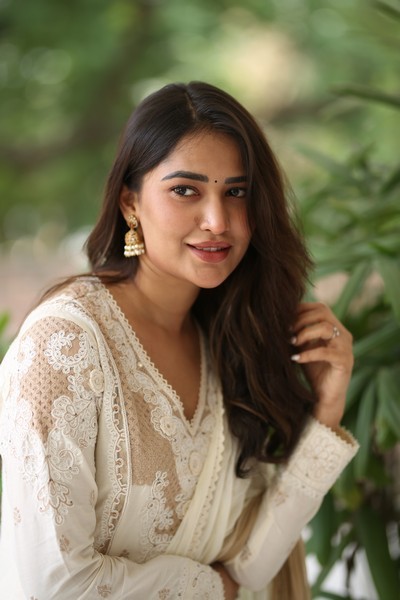 Dhashvika Kinthalli Photos