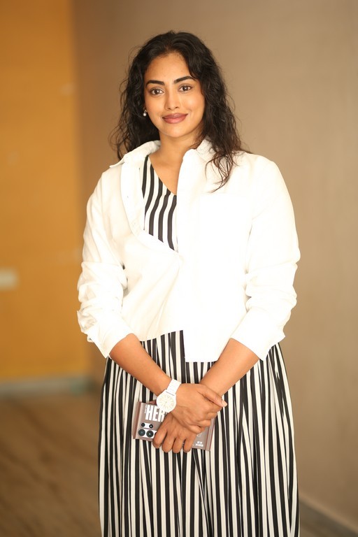 Kamakshi Bhaskarla Phptos