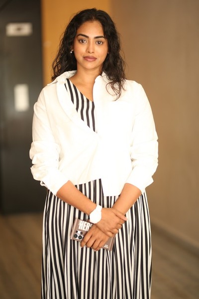 Kamakshi Bhaskarla Phptos