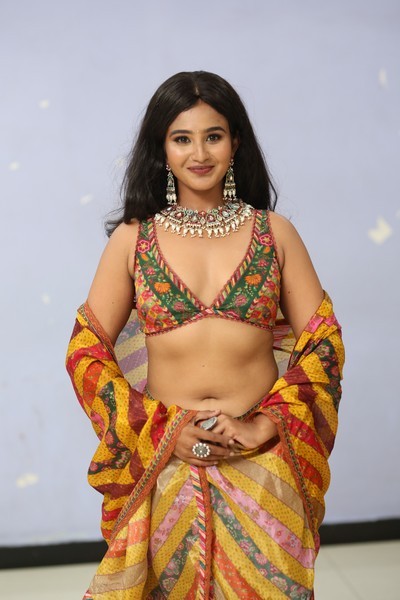 Yashna Muthuluri Photos