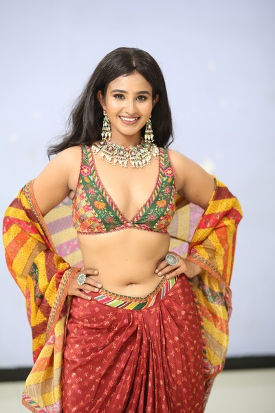 Yashna Muthuluri Photos