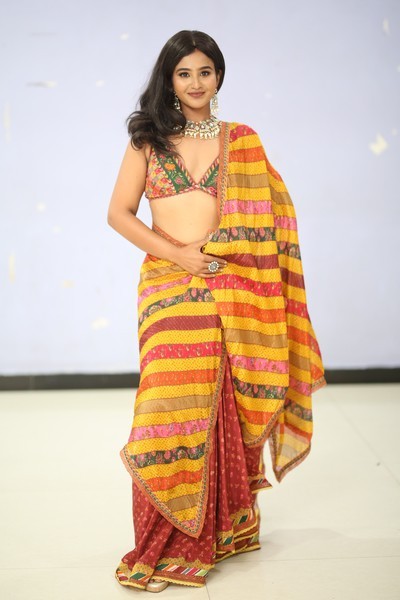 Yashna Muthuluri Photos