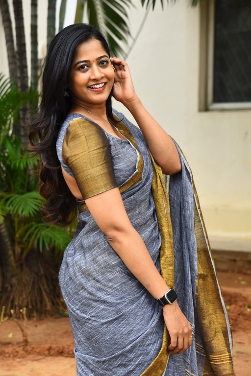Sravani Reddy Photos