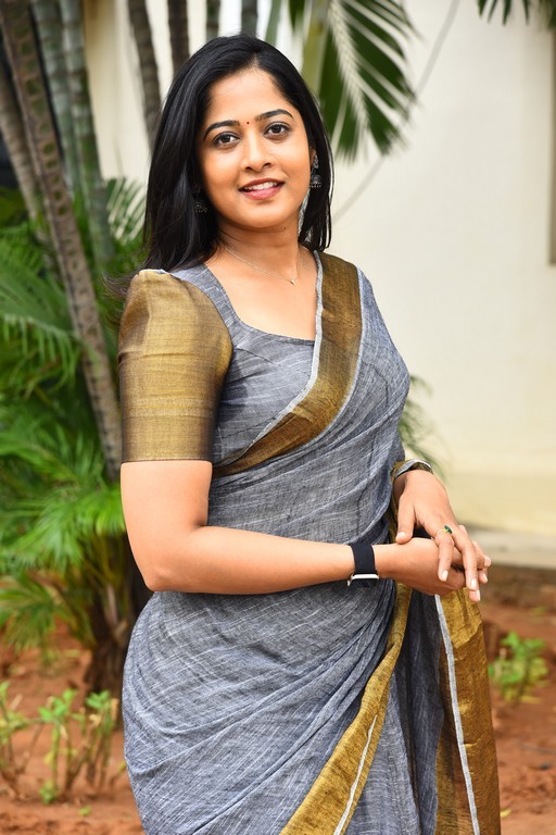 Sravani Reddy Photos