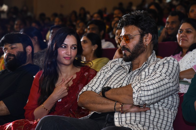 Adarsha Kutumbam Movie Trailer Launch Photos
