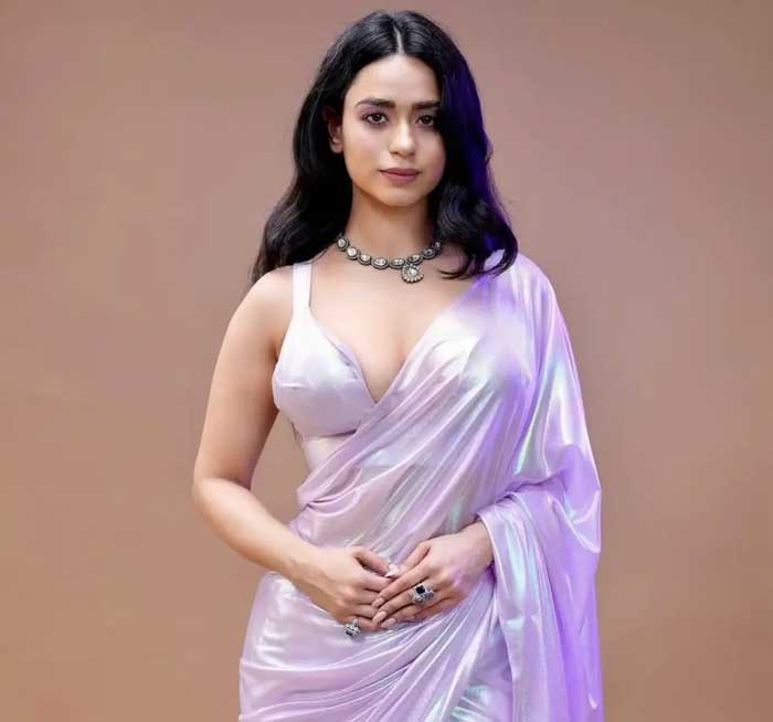 soundarya sharma  ఈ హాటీ కోస‌మే 200కోట్లు పెట్టారా