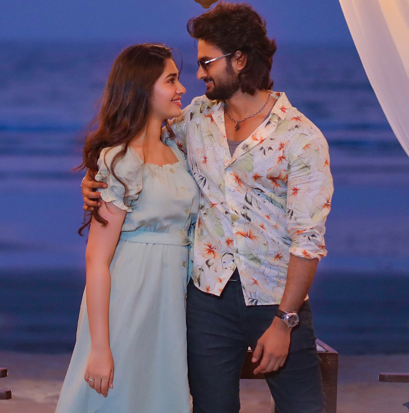 sudheer babu,krithi shetty,mohanakrishna indraganti,mythri movie makers,benchmark studios,aa ammayi gurinchi meeku cheppali teaser,aa ammayi gurinchi meeku cheppali movie  ఆ అమ్మాయి గురించి మీకు చెప్పాలి టీజర్