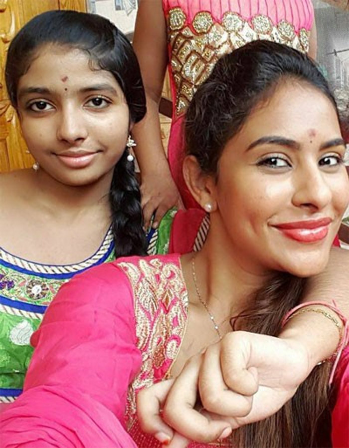 karate kalyani,sri reddy,daughter,pics,social media  శ్రీరెడ్డి పై కళ్యాణి లీక్స్‌ మొదలయ్యాయి!