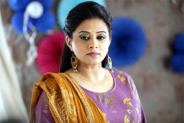 actress priyamani,star heros,star heroines,remunaration,tollywood  స్టార్ హీరోలూ స్పందించండి.. ప్రియమణి డిమాండ్