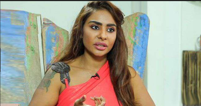 actress sri reddy,leaks,facebook  శ్రీరెడ్డి లీక్స్‌ మొదలయ్యాయి....! 