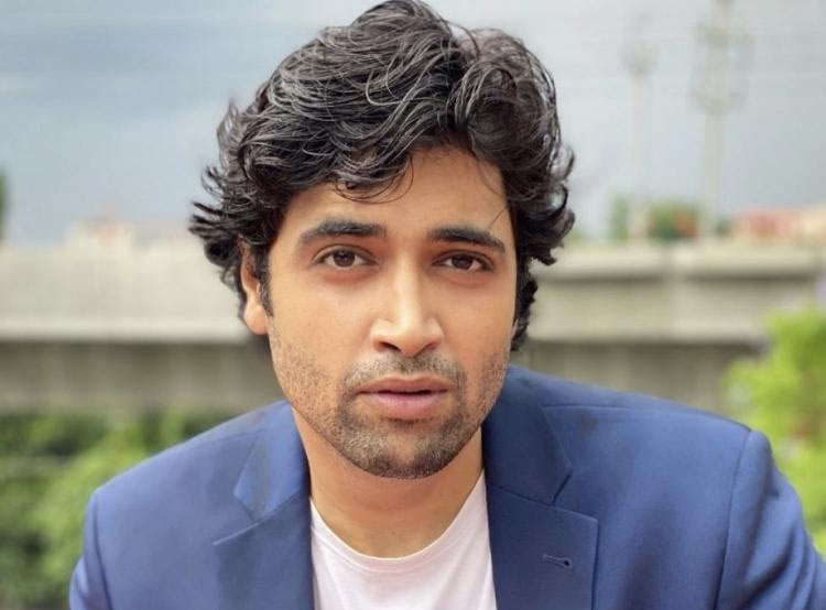 adivi sesh,reveals,interesting details,tarun bhasker,director sujith and adivi sesh  క్షణం టైం లో అడివి శేష్ కి అవమానం 