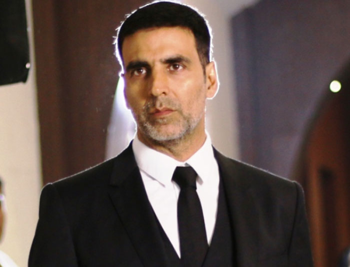 again akshay kumar,greatness,monthly expenses,only thousands,bollywood hero  నిజంగా అక్షయ్ కుమార్ గ్రేటబ్బా.. !