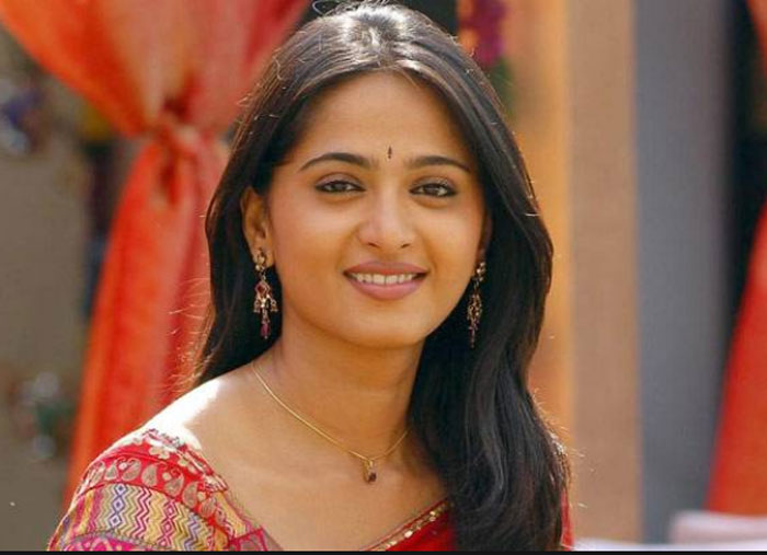 anushka shetty,marriage,rumours,social media  మళ్ళీ అనుష్క పెళ్లి వార్తలు..!