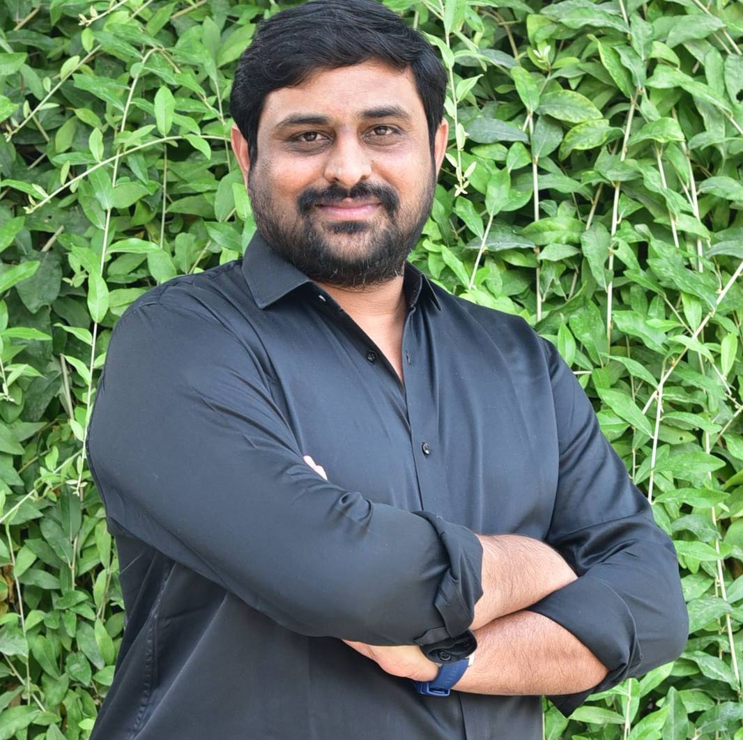ajay bhupathi  45 నిమిషాల్లో ట్విస్టులు నెట్స్ట్ లెవల్‌: అజయ్ భూపతి 