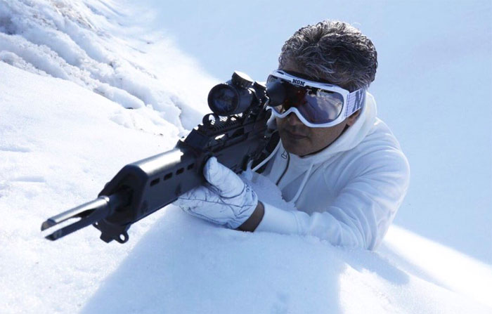 ajith,vivegam,pawan kalyan,six pack  అజిత్‌ లుక్ అదిరింది..మరి పవన్..!