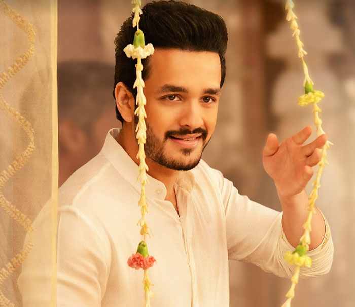 akhil akkineni,hello movie,interview,nagarjuna,chiranjeevi  చిరంజీవిగారు నా లక్కీ చార్మ్‌: అఖిల్!