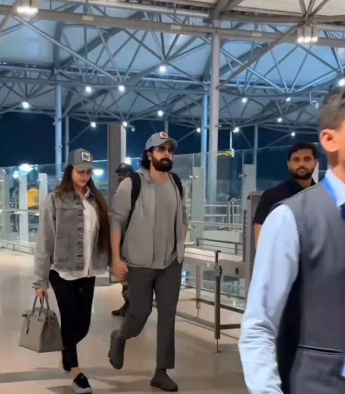 akhil  కాబోయే భార్యతో కలిసి HYD తిరిగొచ్చిన అఖిల్ 