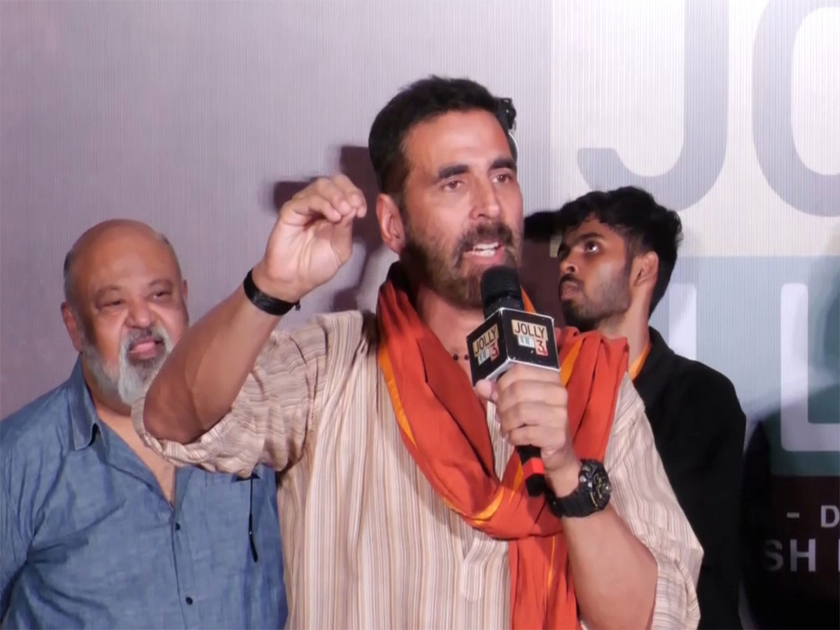 akshay kumar  ఇది నా ఇంట‌ర్వ్యూనా..  మీ ఇంట‌ర్వ్యూనా..