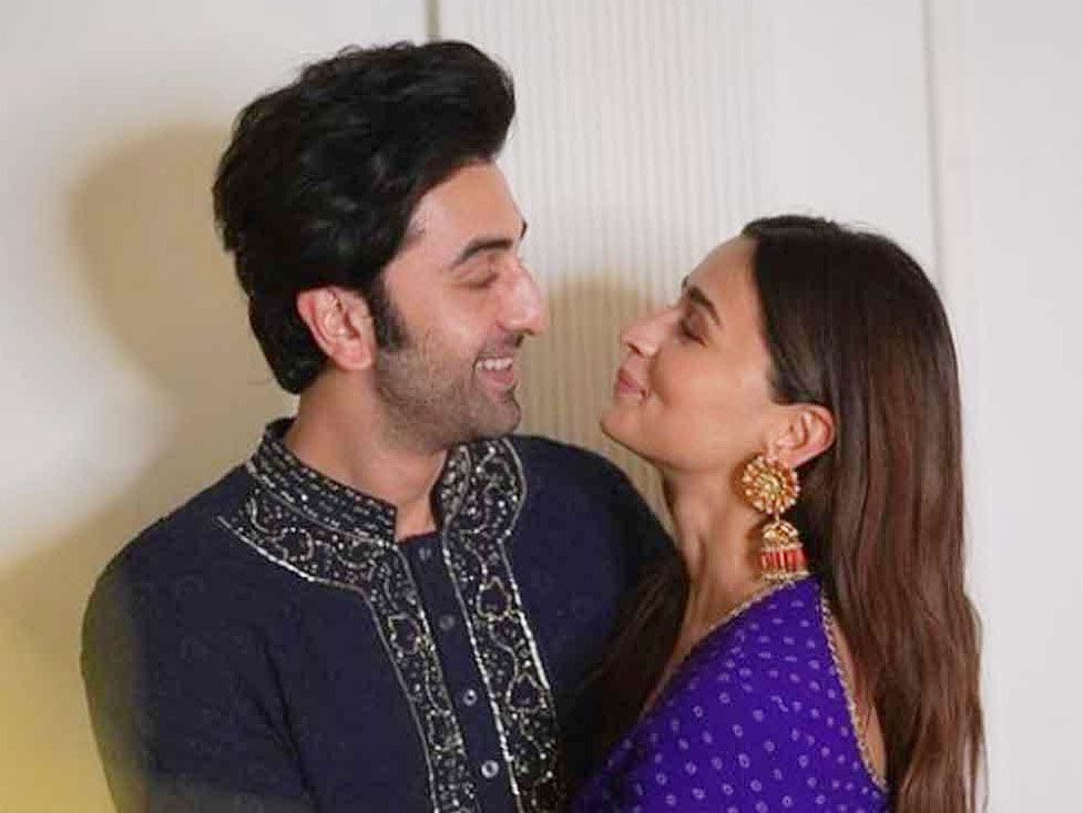 alia bhatt,postponed wedding,ranbir kapoor,ranbir kapoor - alia bhatt  మా పెళ్లైపోయింది అంటున్న RRR భామ 