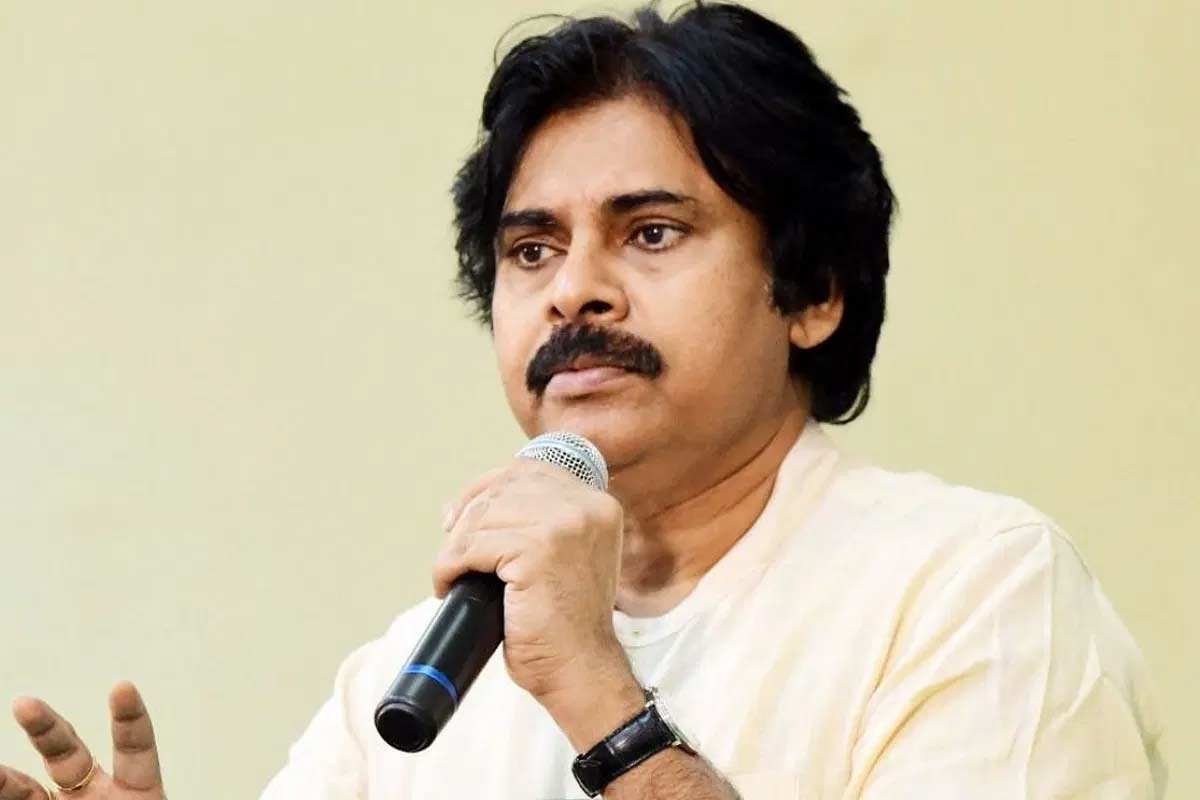 janasena  పవన్ విషయంలో బ్లూ మీడియా పండగ 