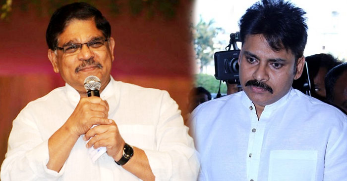 allu aravind,sye raa narasimha reddy movie,chiranjeevi 151 movie,pawan kalyan,allu aravind speech  తెలివిగా పవన్‌పై కౌంటర్‌ వేశాడు..!