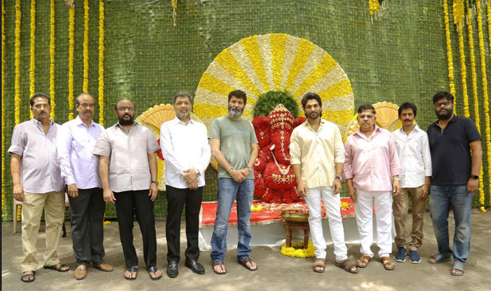 allu arjun,trivikram srinivas,new movie,pooja ceremony,completed  బన్నీ, త్రివిక్రమ్ ఫిల్మ్‌కు క్లాప్ కొట్టారు