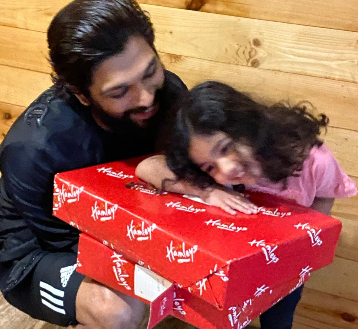 allu arjun,daughter,allu arha,birthday gift  అల్లు అర్హకి అందమైన బహుమతి ఇచ్చిన అల్లు అర్జున్!