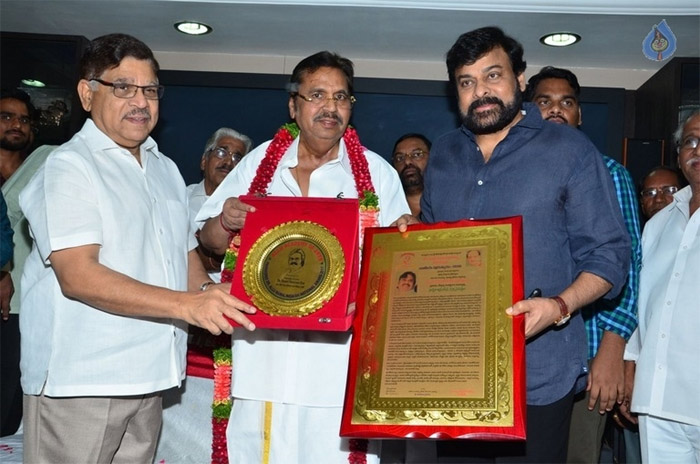 dasari narayana rao,allu ramalingaiah award,allu aravind,chiranjeevi,allu ramalingaiah award to dasari  దాసరిని (అ) గౌరవించారా..?