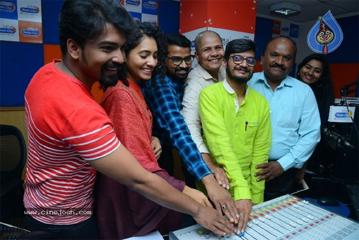 ananta sriram,nee jataga song,launched,radio city  అనంత్ శ్రీరామ్ చేతుల మీదుగా నీ జతగా సాంగ్ విడుదల