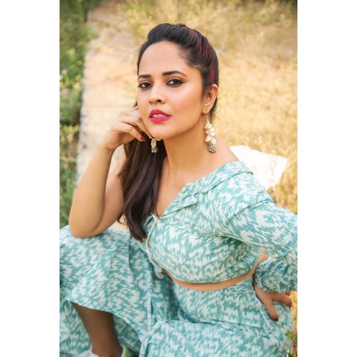 anasuya bharadwaj,anchor anasuya bharadwaj,anasuya bharadwaj latest photoshoot,anasuya bharadwaj glamour pics  జబర్దస్త్ అందాలు చూపించేసింది 