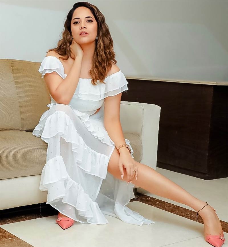 anasuya bharadwaj,anasuya bharadwaj new pic  అనసూయ అందాలు ఆరబోస్తే.. 