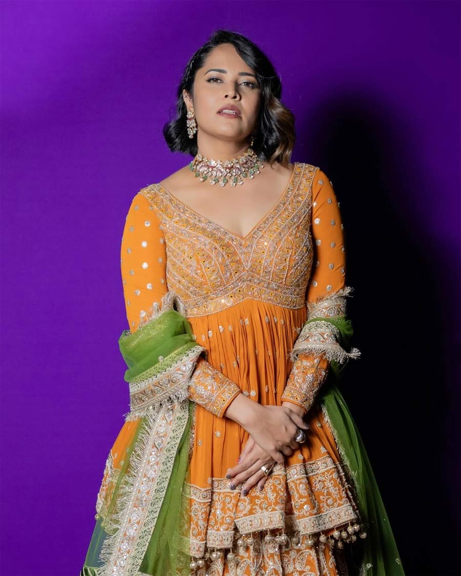 anasuya bharadwaj  పండగ ను కూడా గ్లామర్ గా మార్చేసింది   