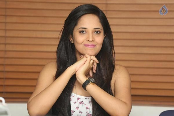 anasuya,like,movies,vinnar,gayatri  ఆడకపోయినా ఆ సినిమాలు నాకిష్టమంటోంది