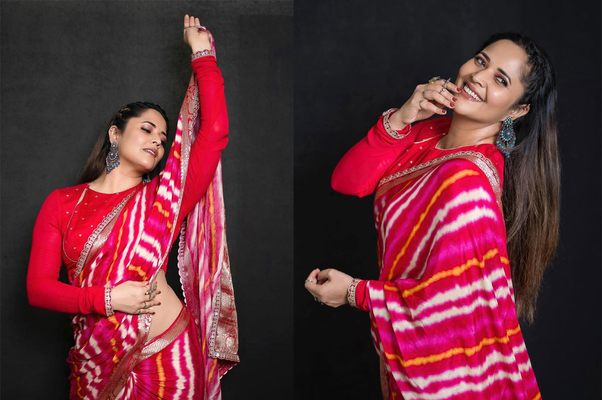 anasuya  చీర కట్టులో అనసూయ సోయగం 