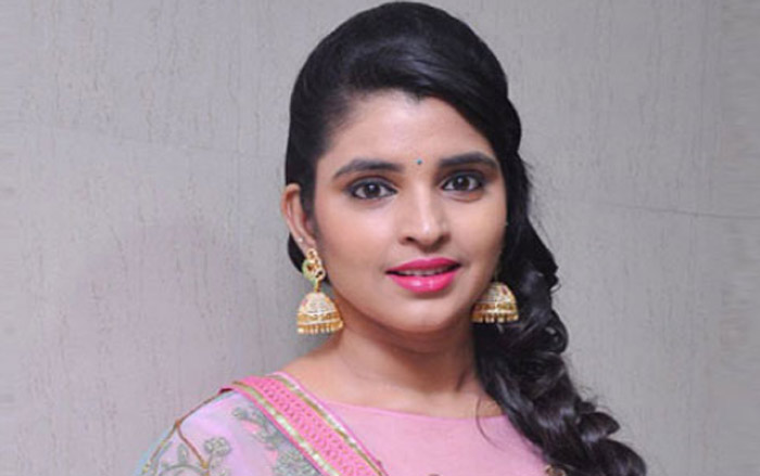 anchor shyamala,patas show,vulgarity,telugu anchors  యాంకర్లపై మరో యాంకర్ సెటైర్..!
