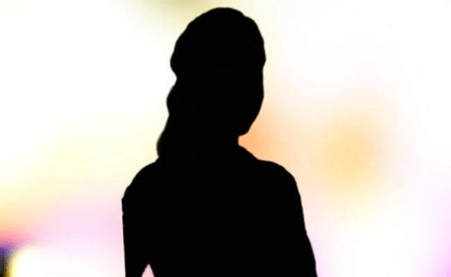 anchor  యాంక‌ర్ భ‌ర్త‌పై చీటింగ్ కేసు