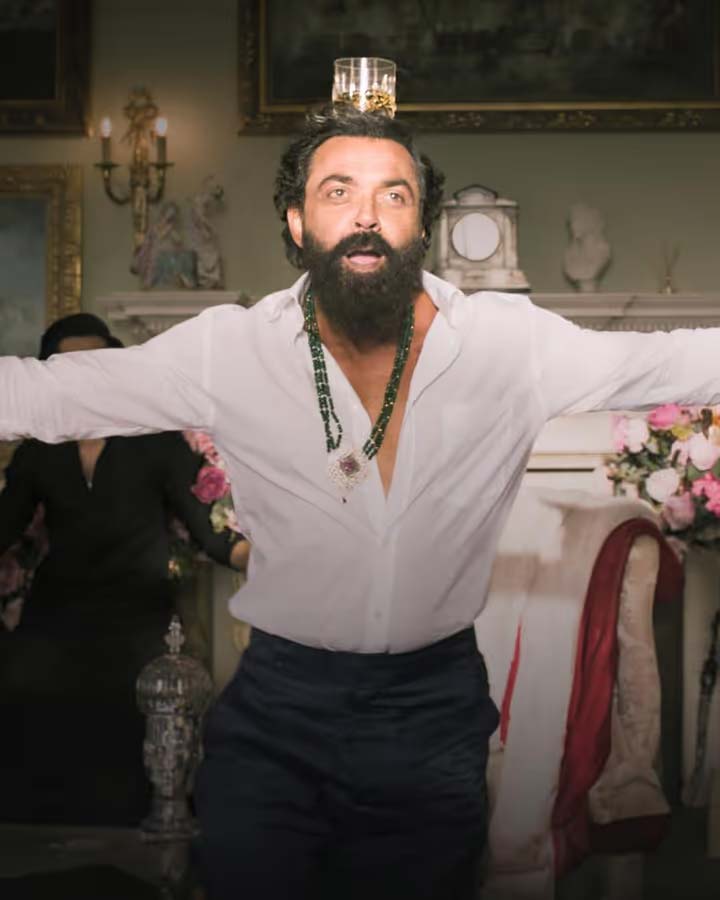 bobby deol  యానిమ‌ల్ స్టార్ మ‌రో రేర్ గెట‌ప్
