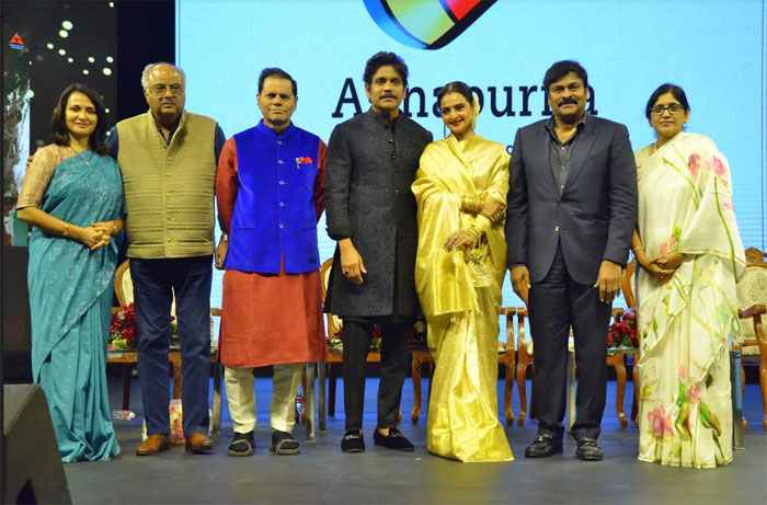 chiranjeevi,nagarjuna,anr national award,presentation,event,highlights  ANR అవార్డ్ ఆ అవార్డ్ అంత గొప్పదవుతుంది: చిరు
