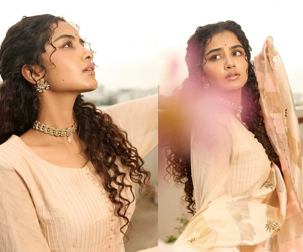 anupama parameswaran  సింపుల్ లుక్ తో ఆకర్షణగా అనుపమ 
