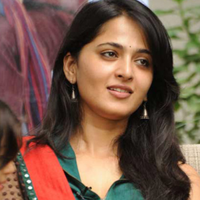 anushka,dig roopa role,director a m r ramesh  డిఐజిగా నేను చేయను: అనుష్క!