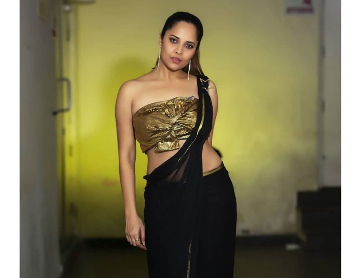 anasuya,glamour role,khiladi movie,raviteja,key role  అనసూయ కోరిక నెరవేరబోతోంది