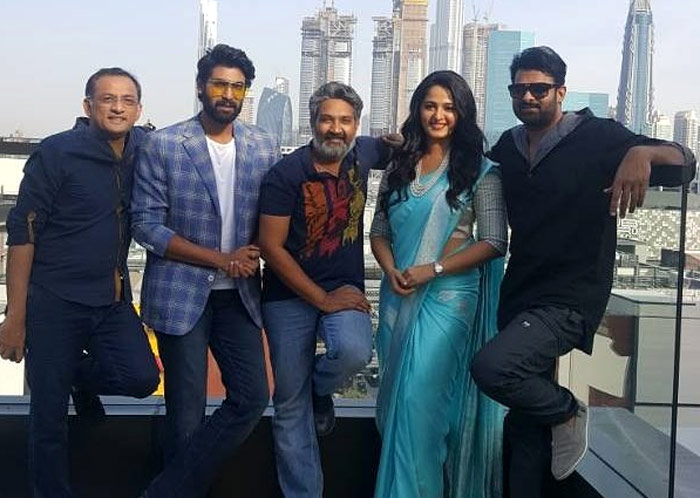 baahubali team,baahubali 2,shobu yarlagadda,prabhas,dubai,ss rajamouli,anushka  బాహుబలి టీమ్ కి ఘోర అవమానం..!