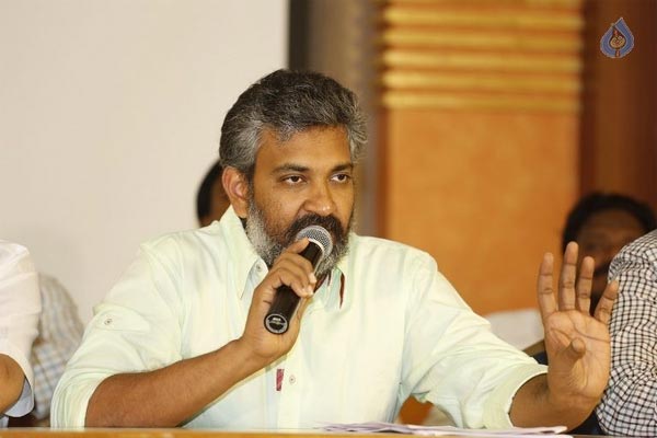 bahubali,rajamouli,shobu yarlagadda,media controversy  మీడియాతో రాజమౌళి రచ్చ!