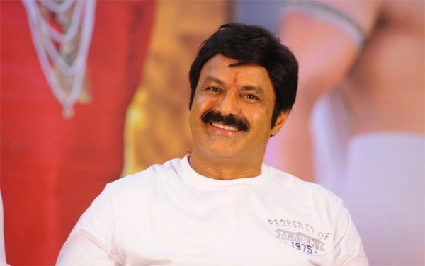 balakrishna,dictator movie,out and out comedy  పండగలను టార్గెట్‌ చేస్తోన్న బాలయ్య..! 