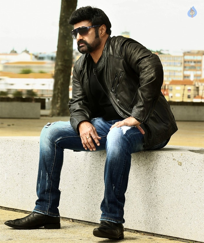 balakrishna,paisa vasool,puri jagannadh,paisa vasool movie new look  బాలయ్య లుక్ ఇప్పుడెక్కింది..!!